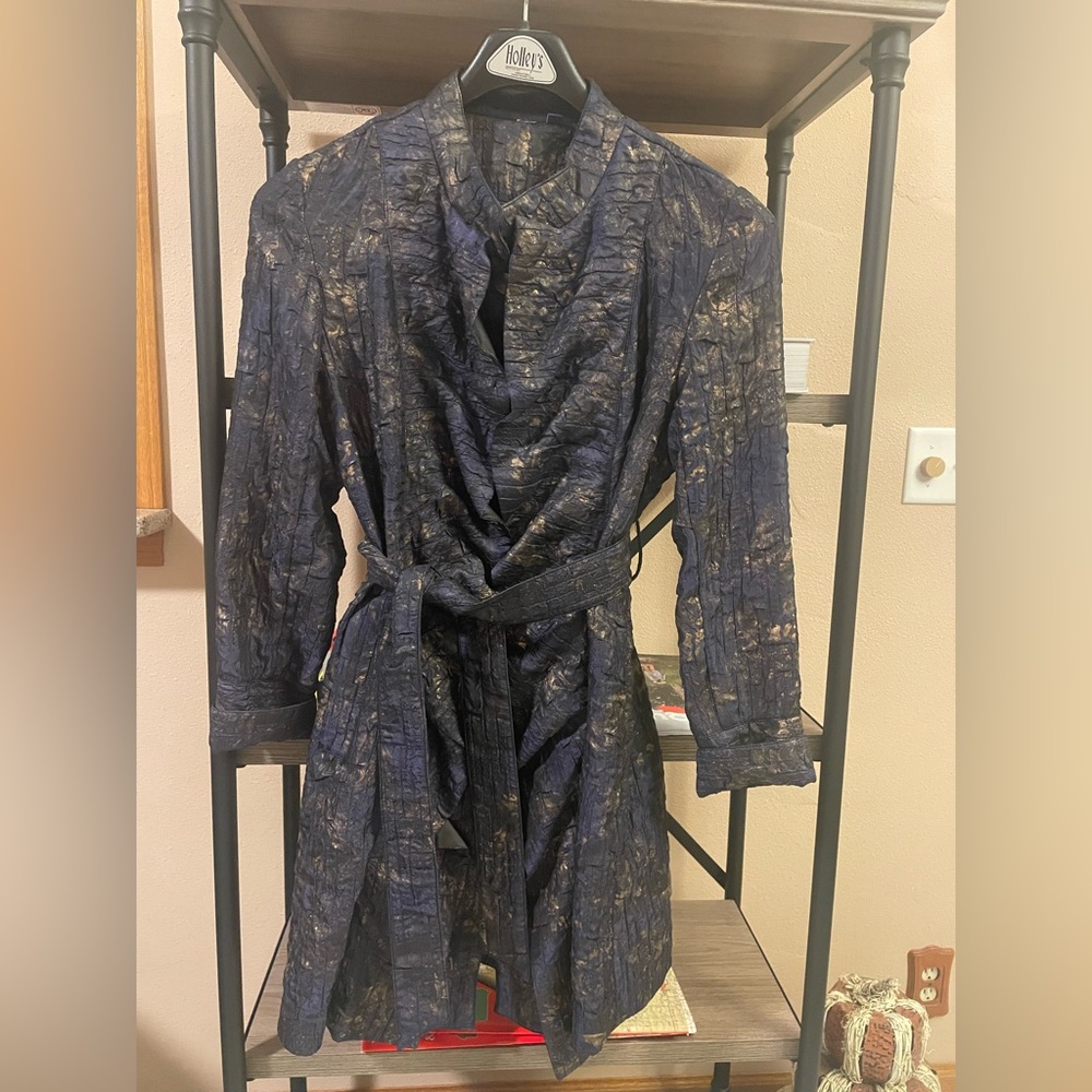 Elegant Textured Navy and Gold jacket